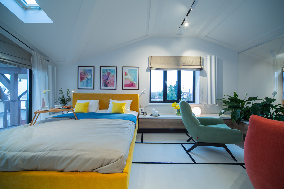 Люкс с парящей кроватью и стеклянной стеной