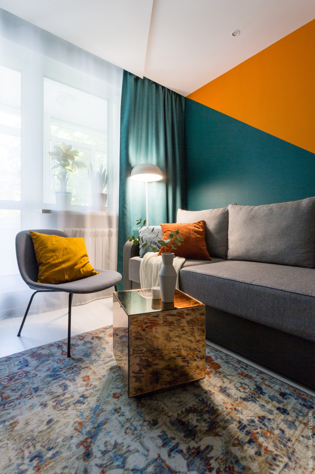 Multicolored apartment in Zhulebino, Moscow