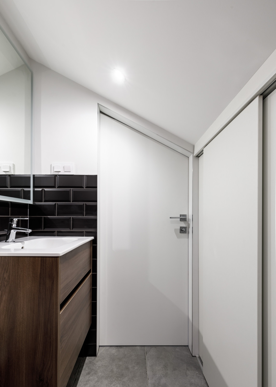 Мансардная двухуровневая квартира в скандинавском стиле