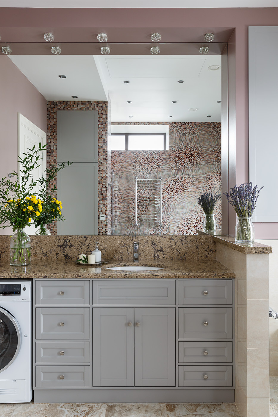 Cambria Lincolnshire ванная/туалет. Столешницы с мойками, плинтус