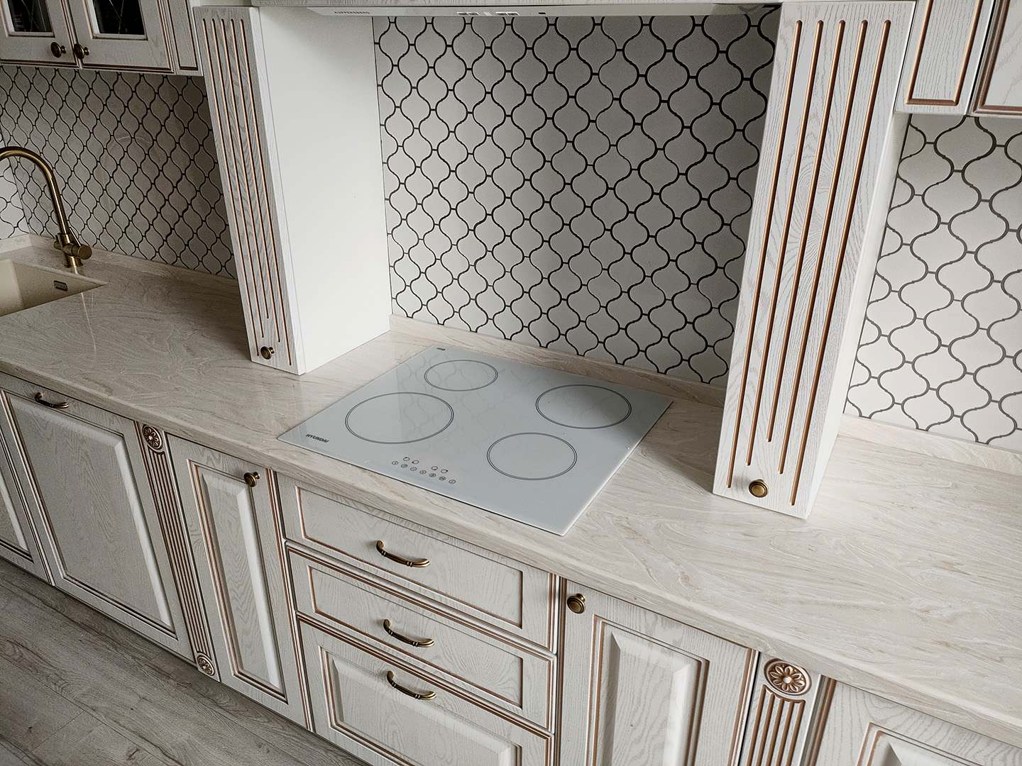 Столешница для классической кухни из искусственного камня Grandex