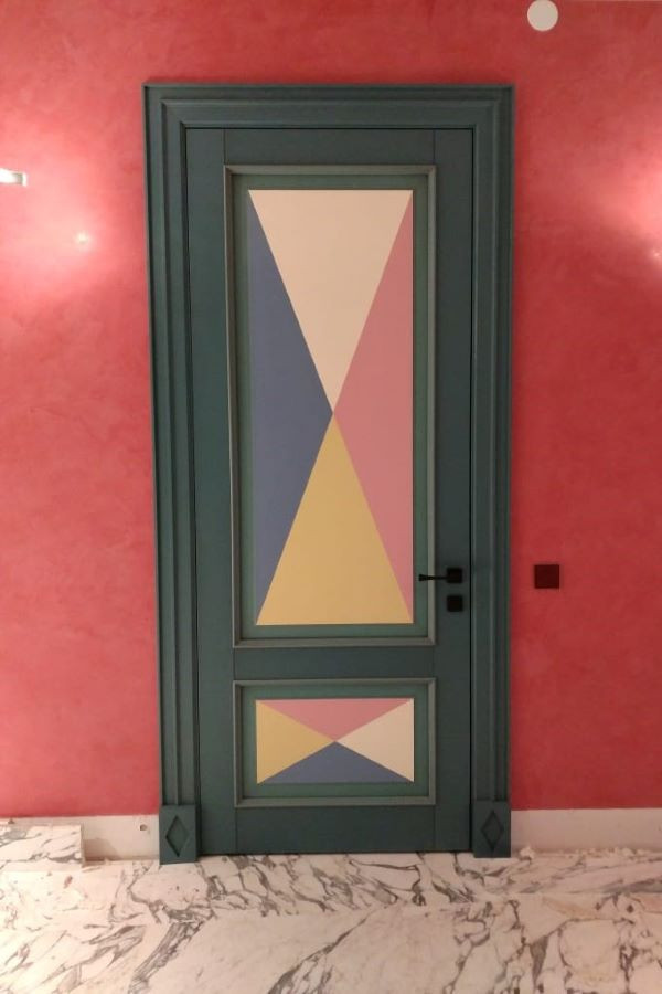 Окрашенные двери