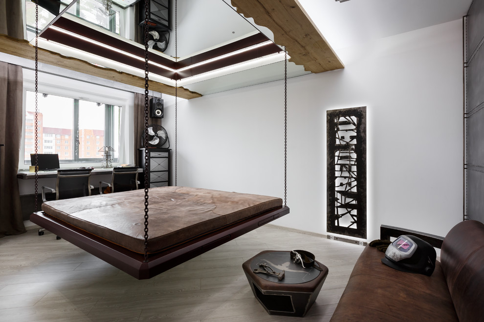 Портрет: Подвесная кровать и брутальная мебель от экспериментатора