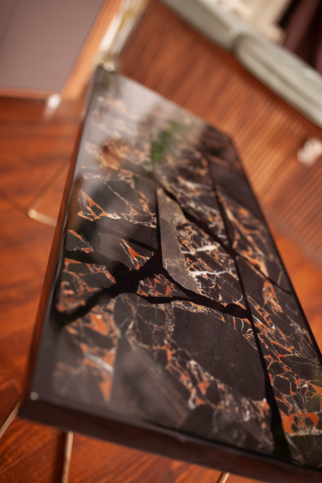 Журнальный стол из натурального камня