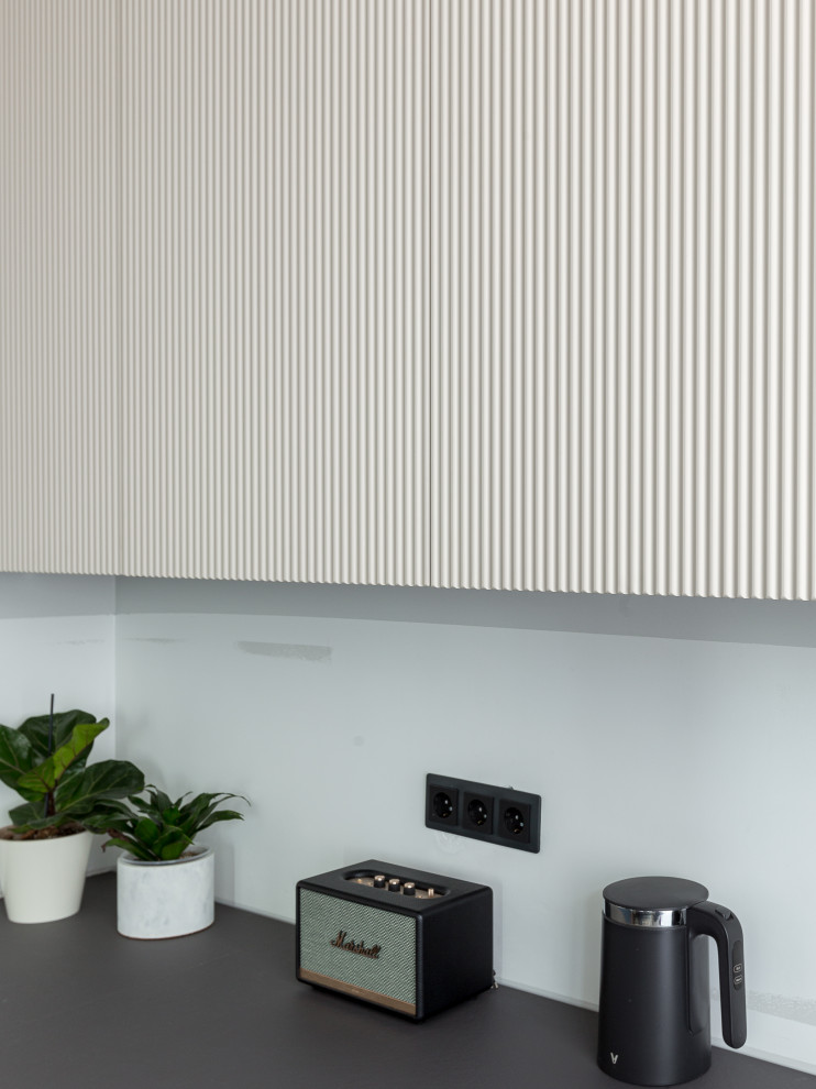 Синяя кухня и шкаф ЖК Преображение