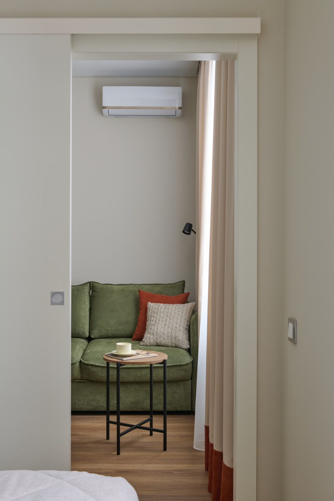 "Элегантность сквозь минимализм: История дизайна в ЖК 'Движение Тушино'"