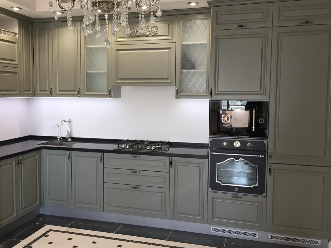 Кухня в неоклассическом стиле