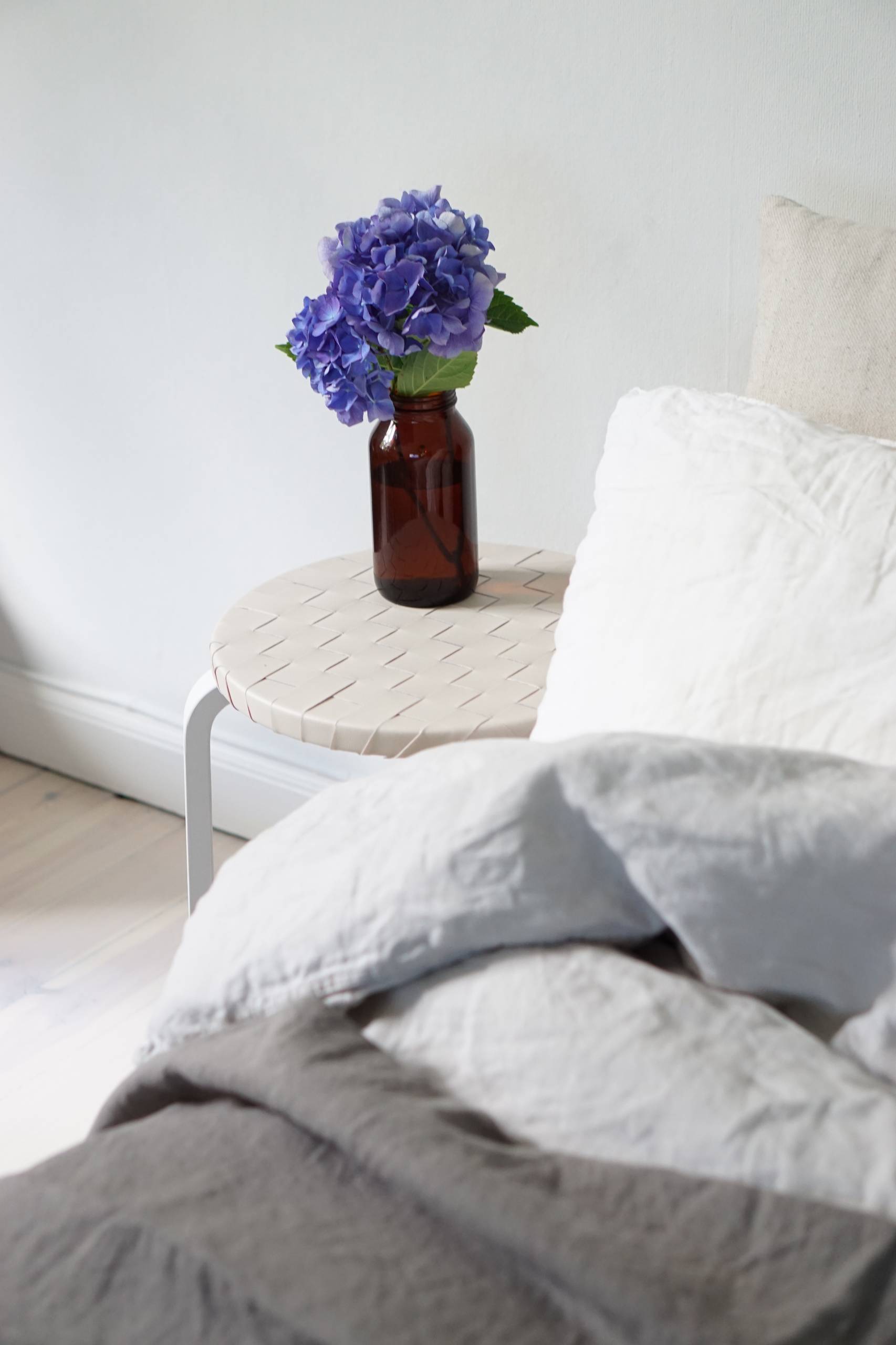 Своими руками: Прикроватный столик из табурета ИКЕА