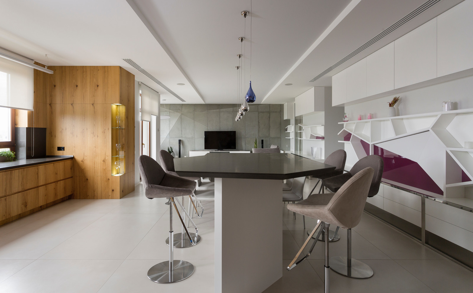 On the verge of illusion