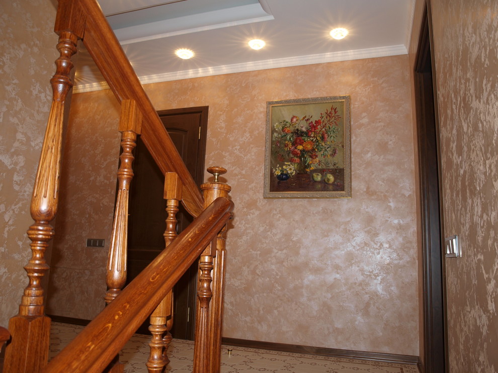 Дом на склоне холма