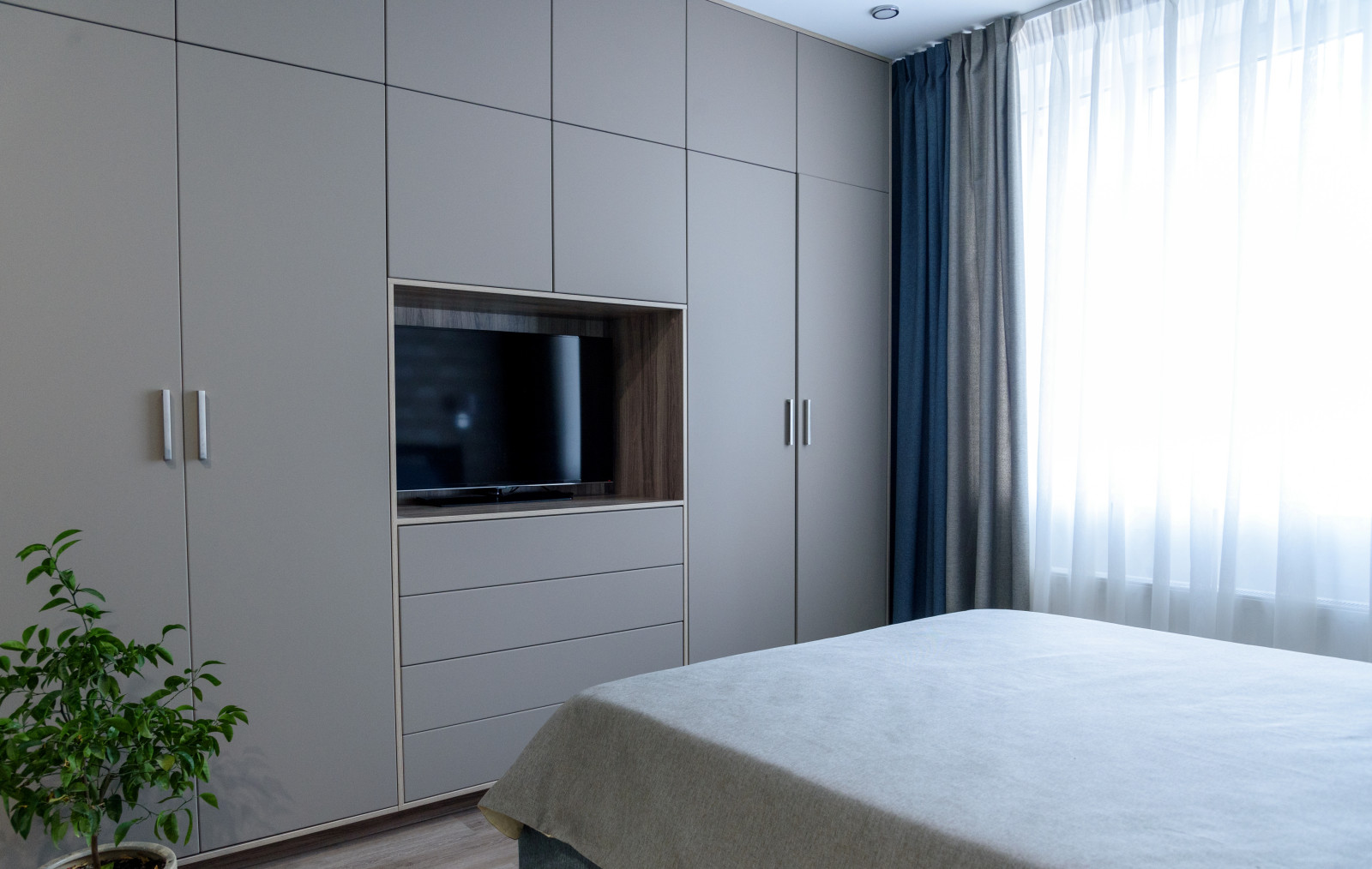 Город в синем