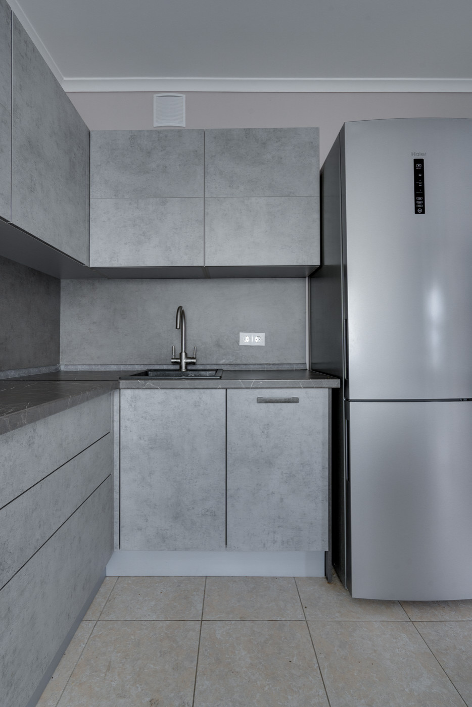 Кухонный гарнитур в ЖК «Эталон-Сити»