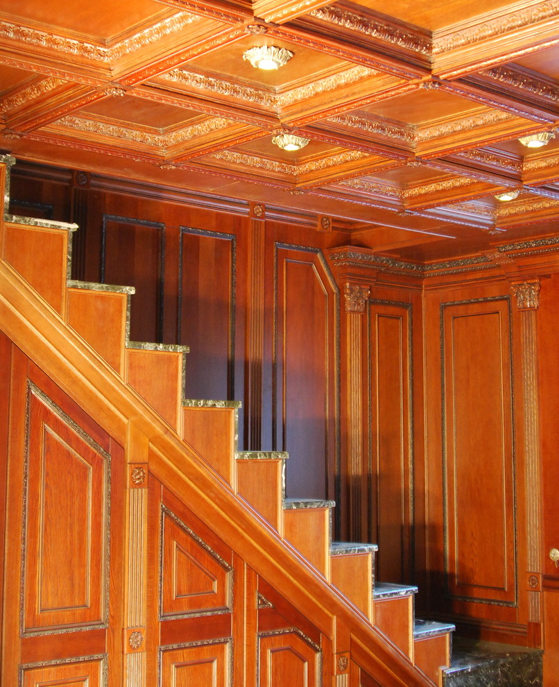 Кабинет, полностью одетый в дерево