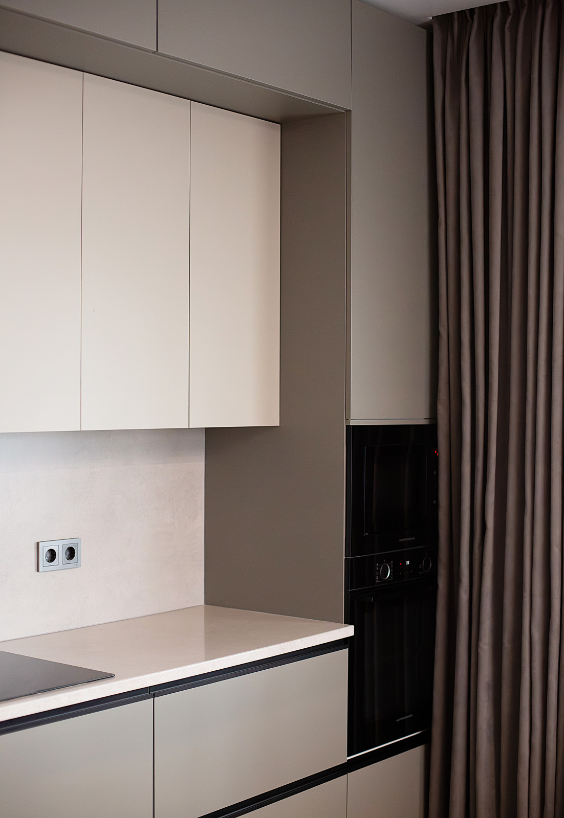 Обложка проекта: Дизайн-проект трехкомнатной квартиры. Фото после реализации