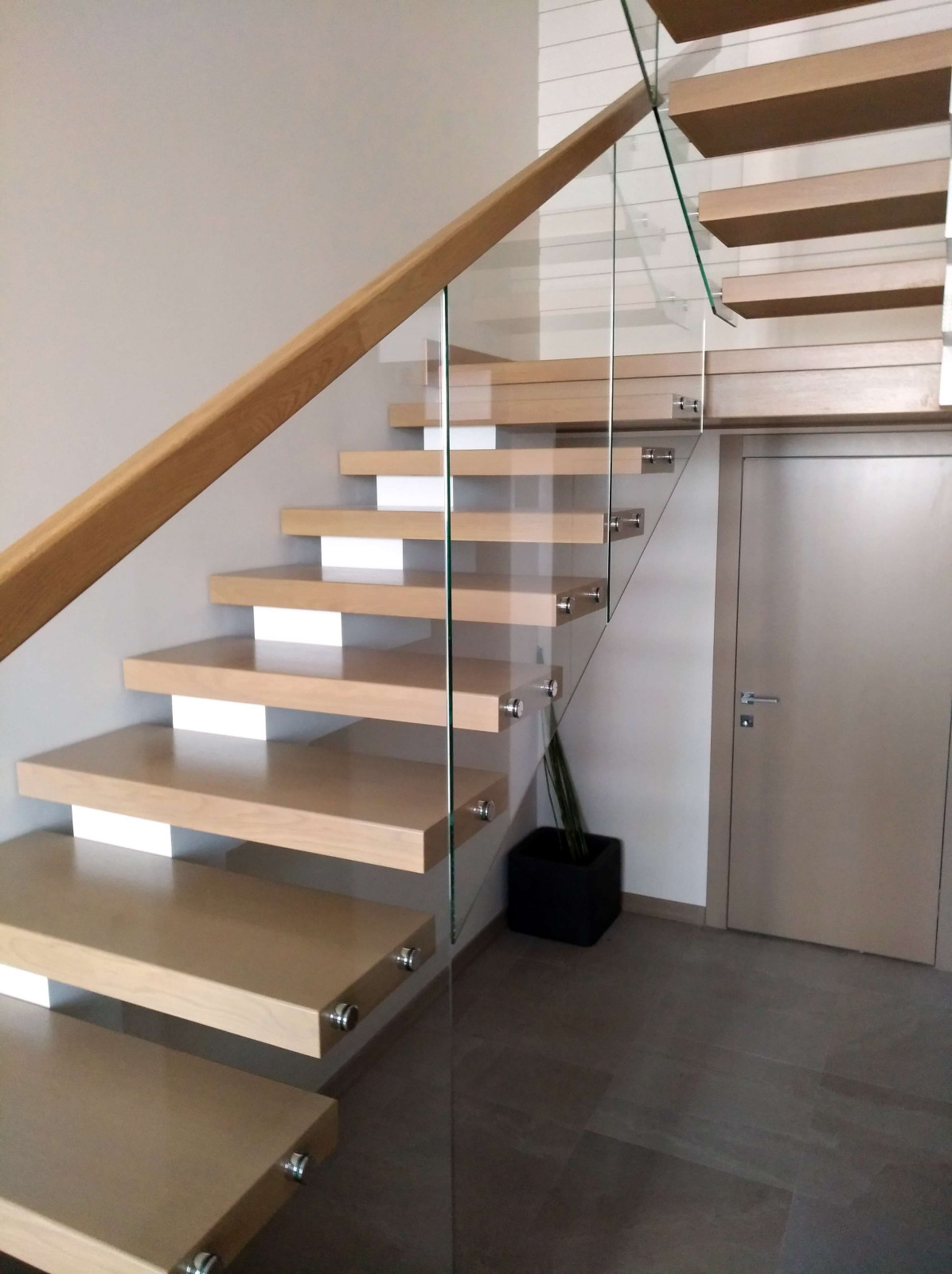 Обложка проекта: Ограждение со стеклом самонесущим