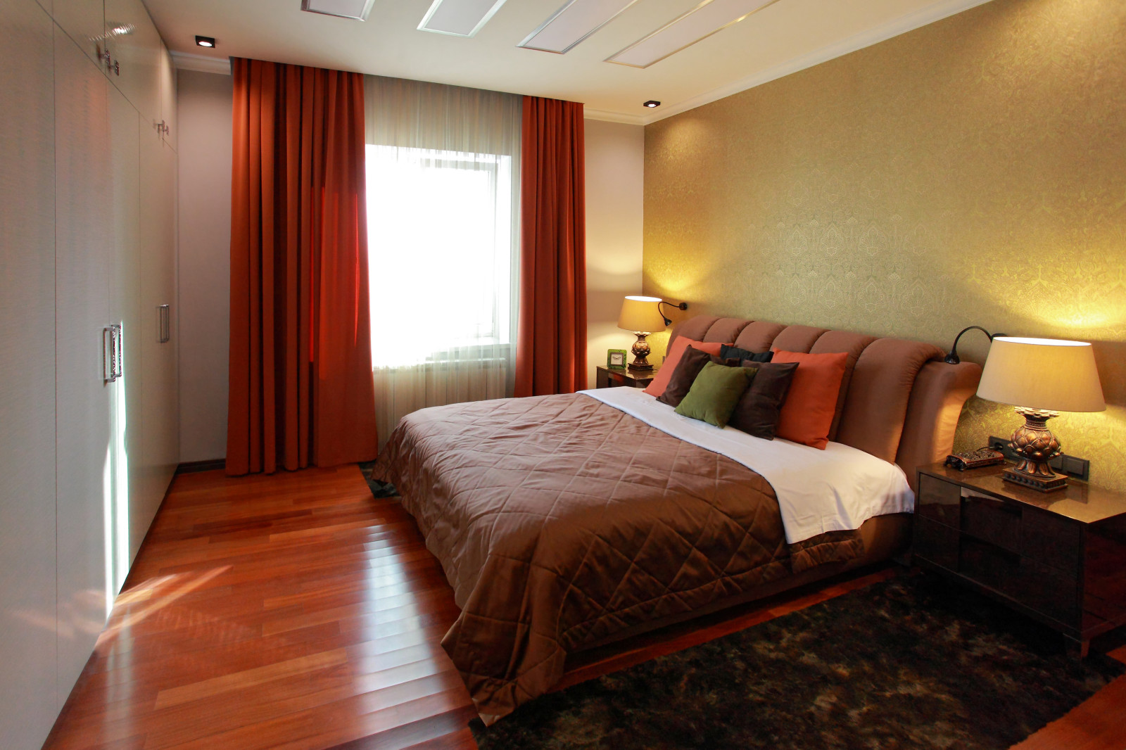 Зеленый диван и новая жизнь интерьера