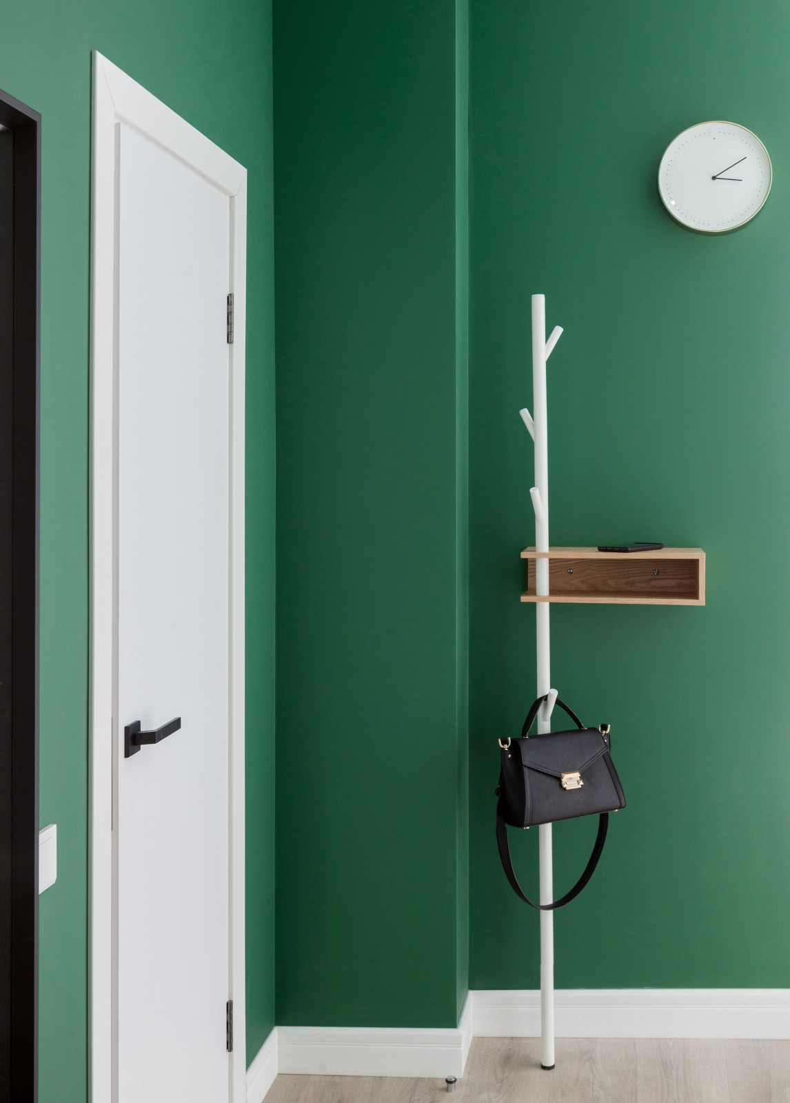 Обложка альбома: прихожая