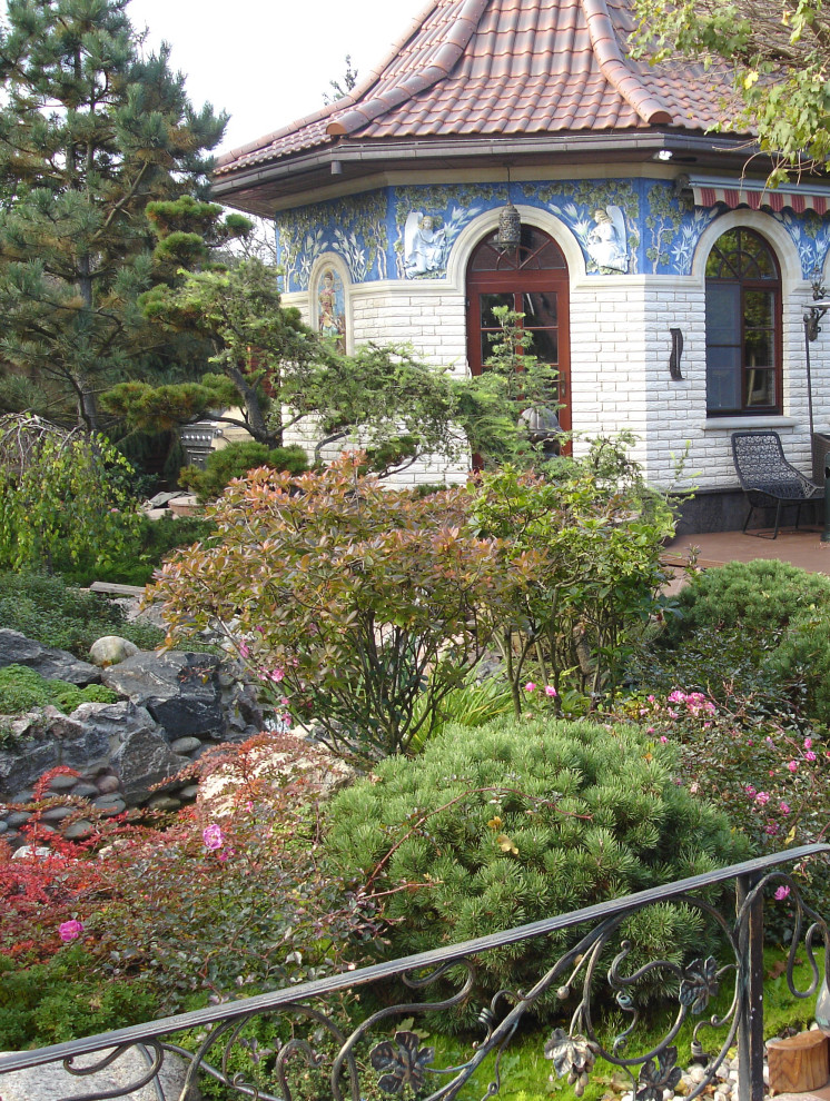 Сад с водопадом. Калчуга 2006 г