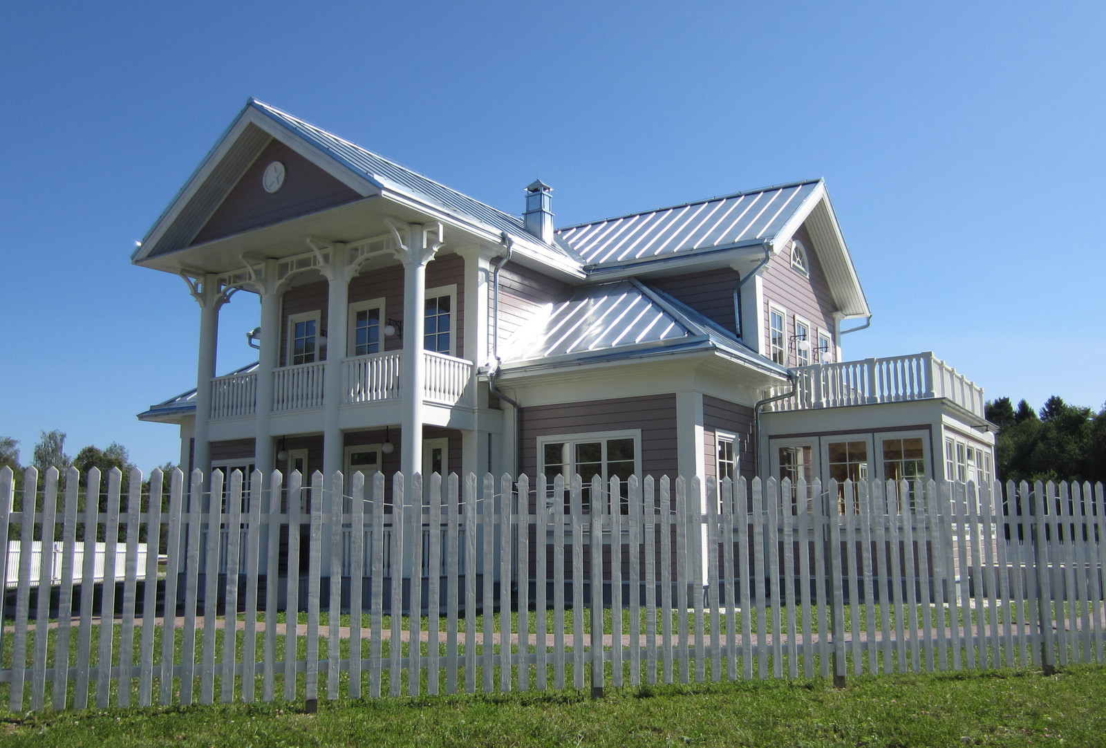 Проект дома из бруса в стиле "сталинской дачи"