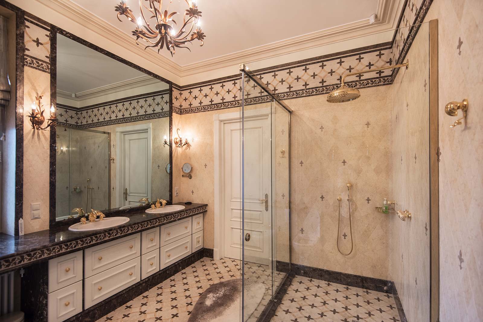 Дом в Миллениум Парк. Элитная мебель