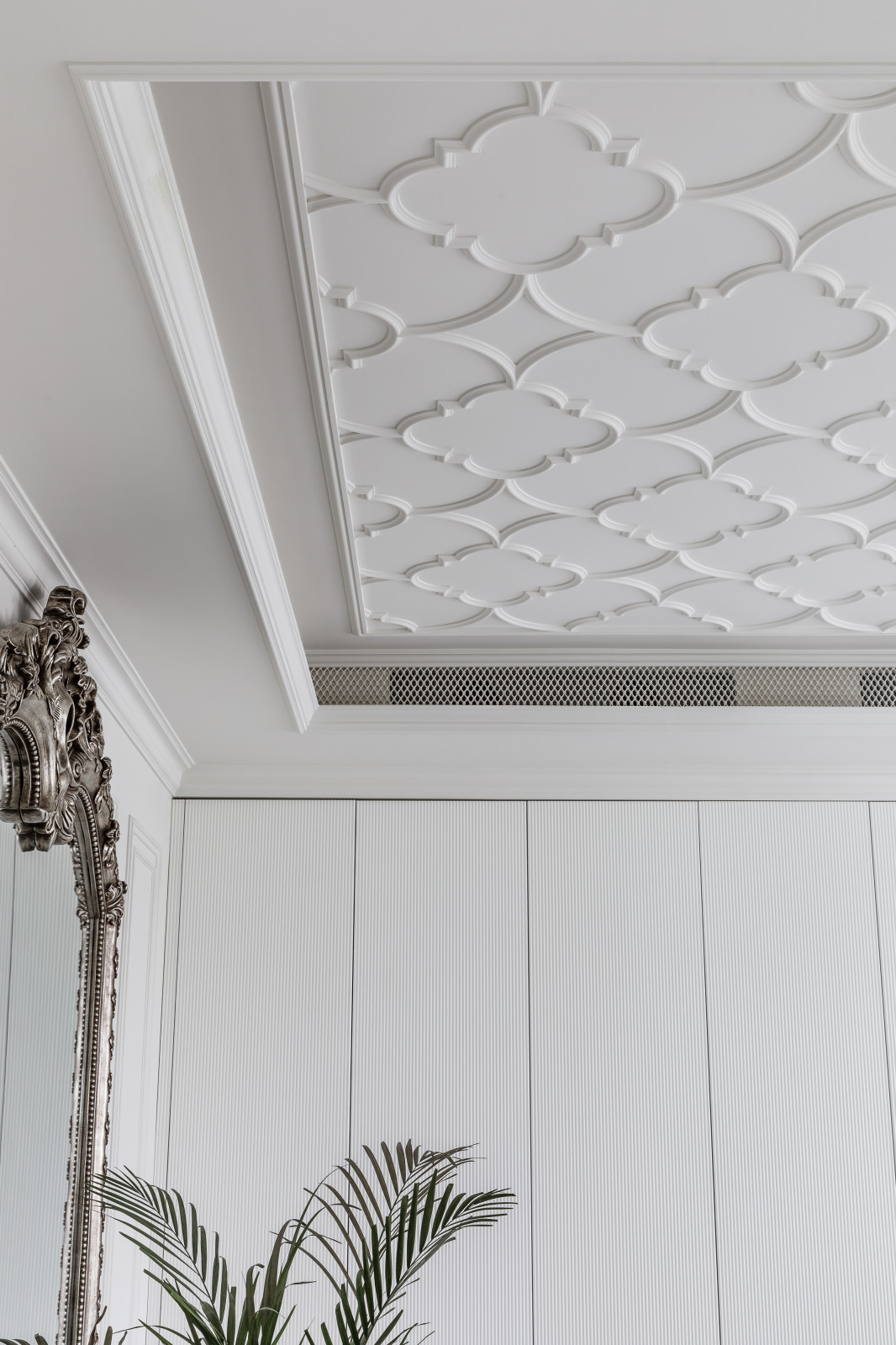 Обложка проекта: Гипсовая лепнина Аврора в интерьере частного дома в Краснодаре