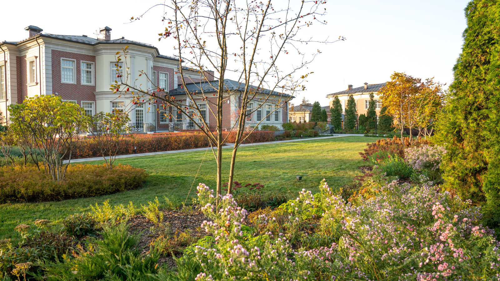 Английская неоклассика в КП Парквилл. 2019 г.