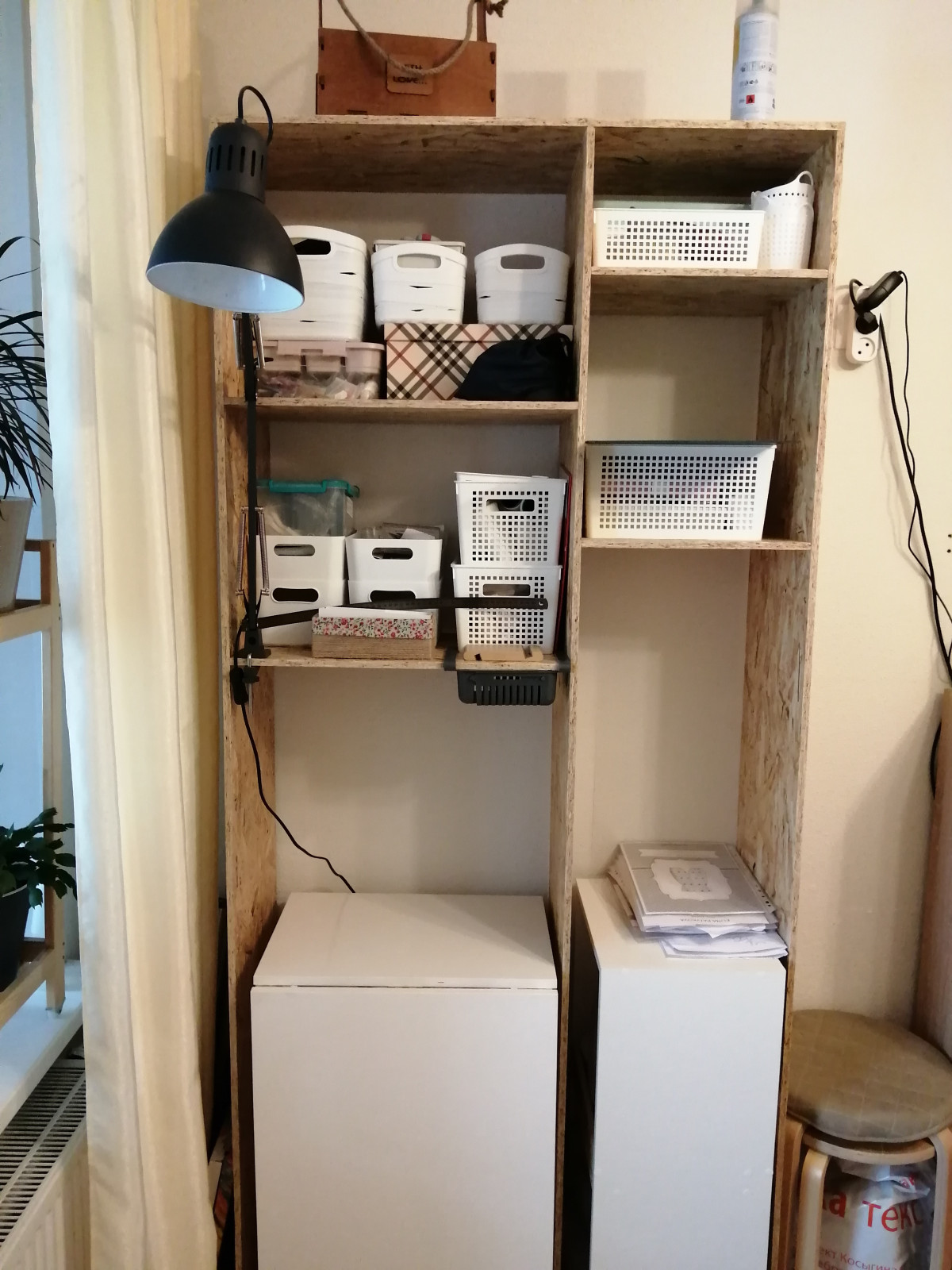 Стеллаж- рабочее место швеи