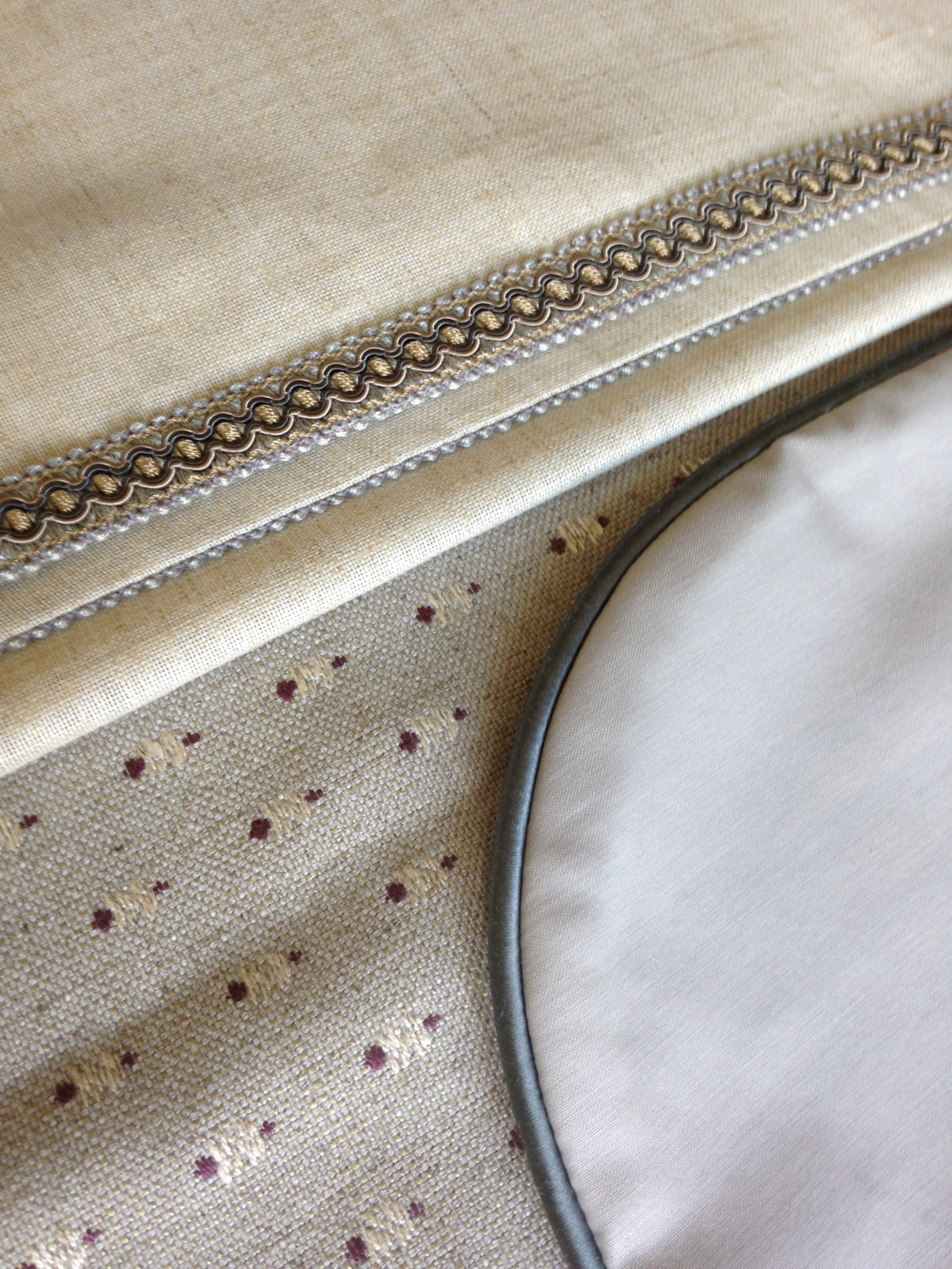 Обложка проекта: Текстильный декор квартиры на Декабристов