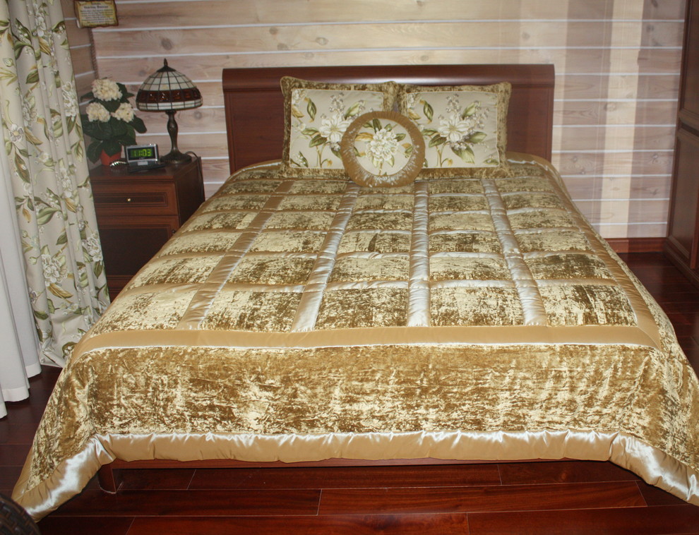 В загородном деревянном доме