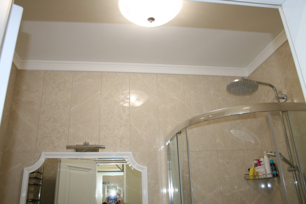 Белая неоклассика с оттенком морской волны