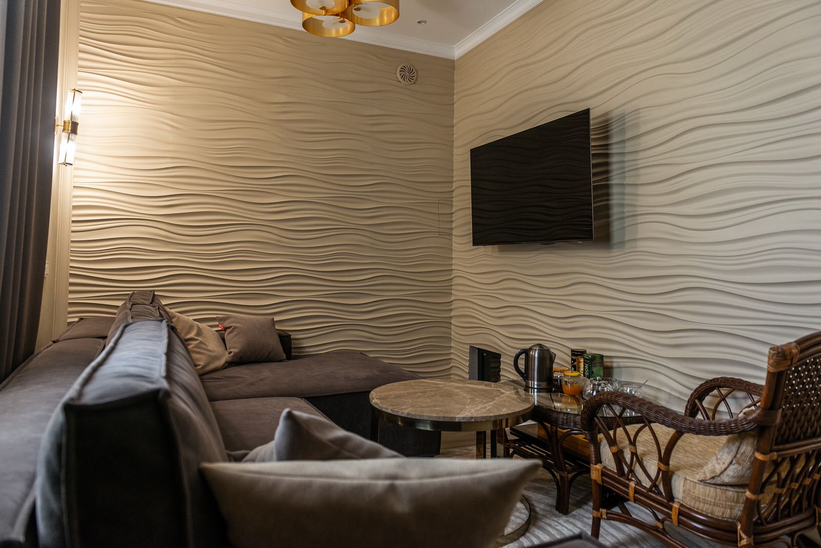 Дом с бассейном