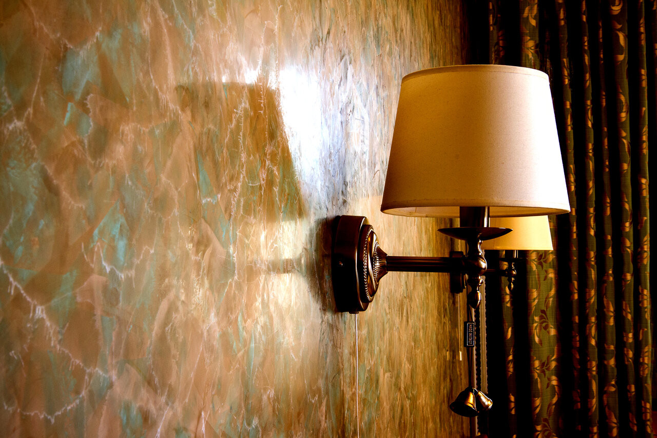 Фактурные стены в квартире