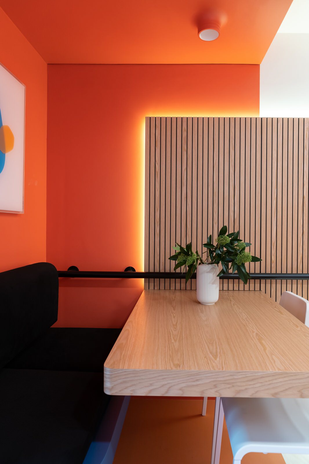 Кухня в коралловом ожерелье