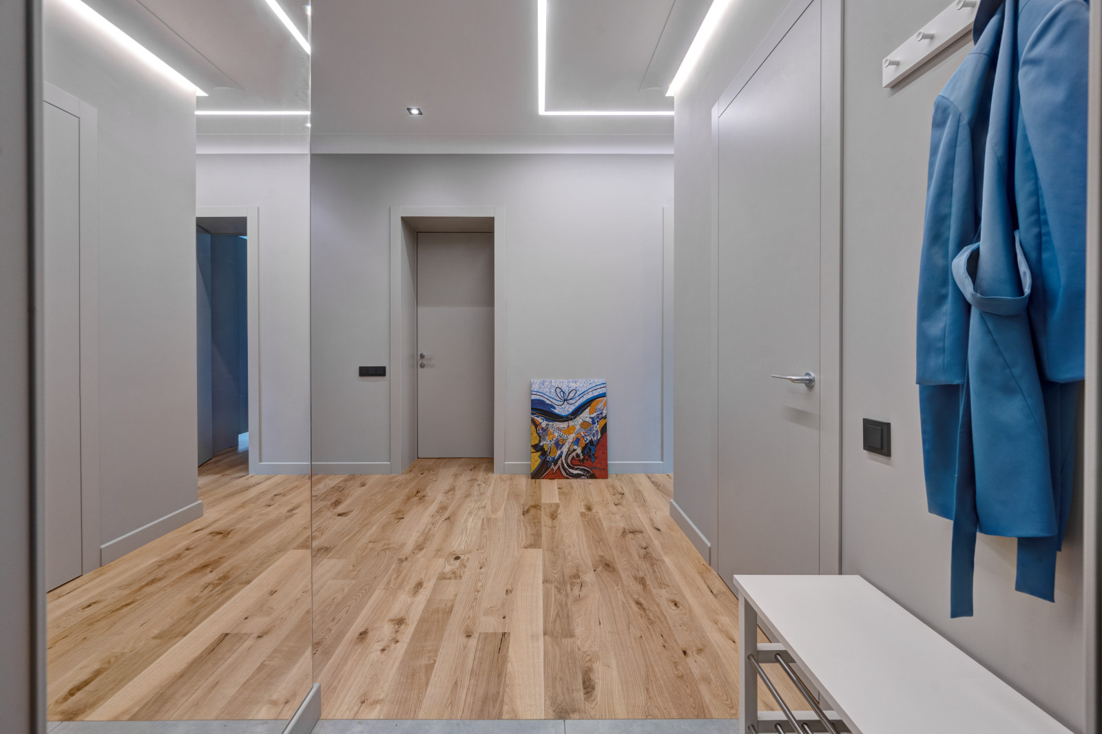 "Смокинг". Квартира на наб. Т. Шевченко