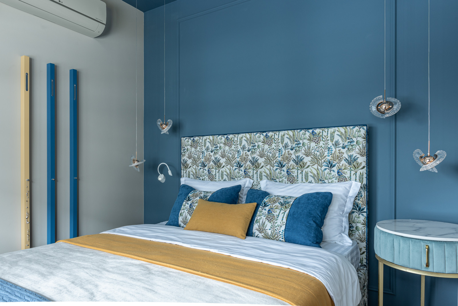 Взрыв цвета на мансардном этаже