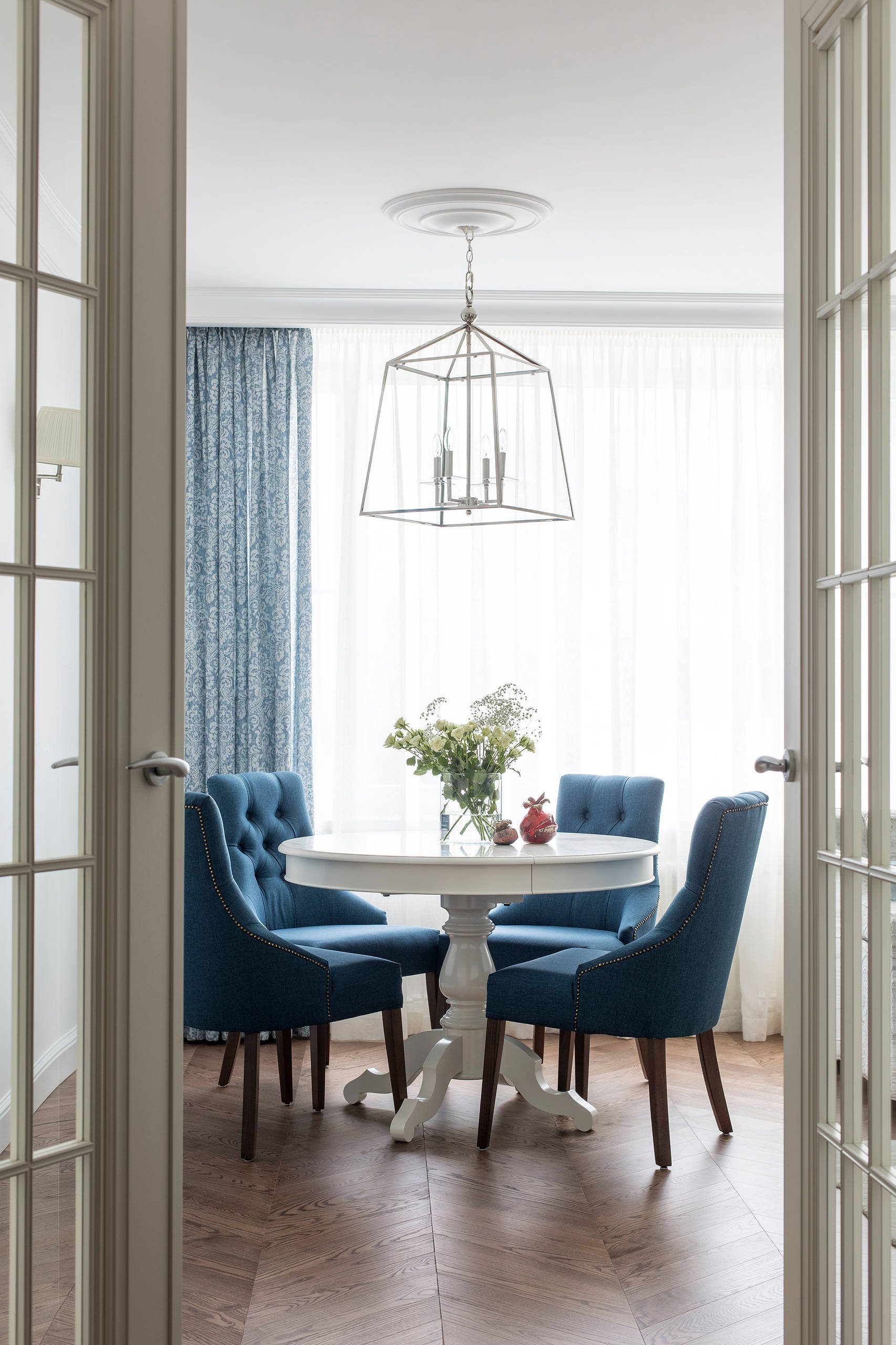 Houzz тур: Интерьер с тверскими изразцами и окном-обманкой