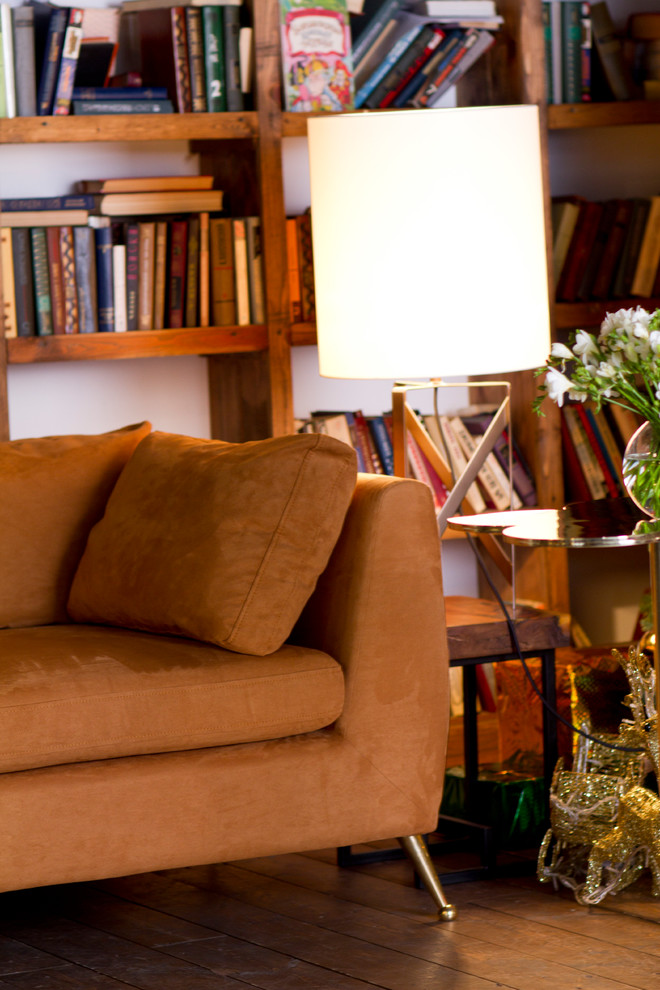 Обложка проекта: Композиция диван и латунный столик