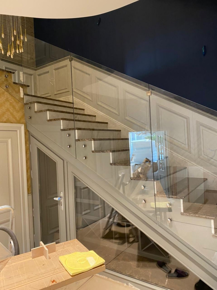 Стеклянные ограждения на лестницу