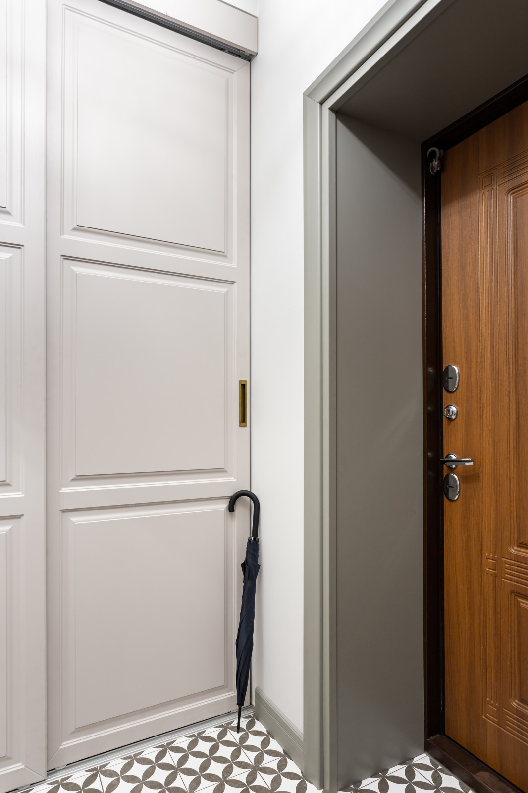 Шкаф в прихожую из мдф пленки