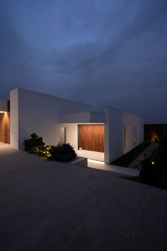 Белый дом на юге России