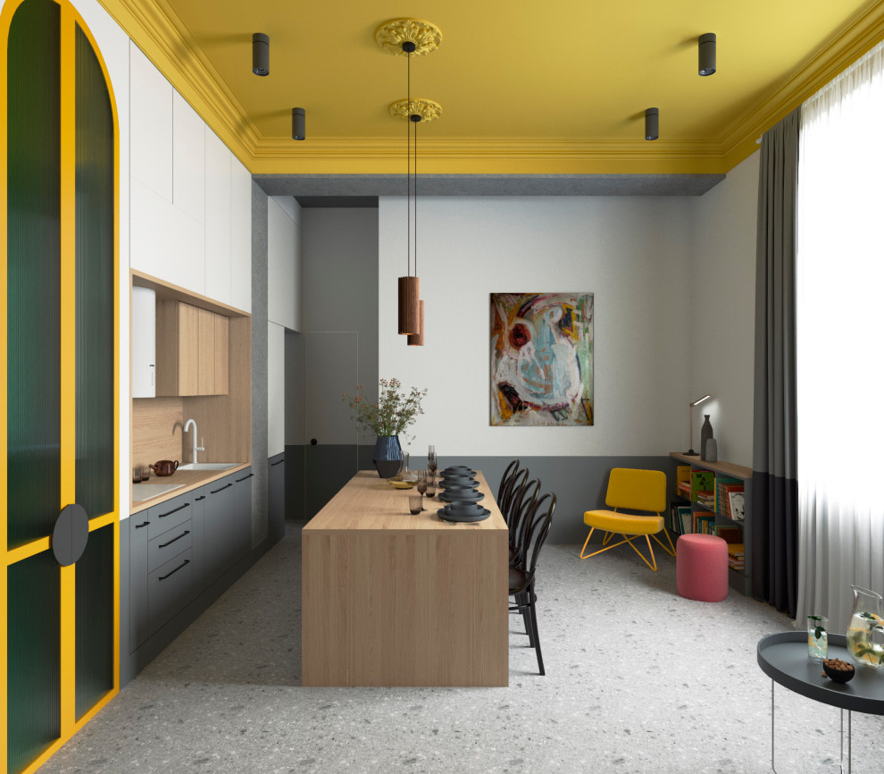 Сталинка с горчичным потолком