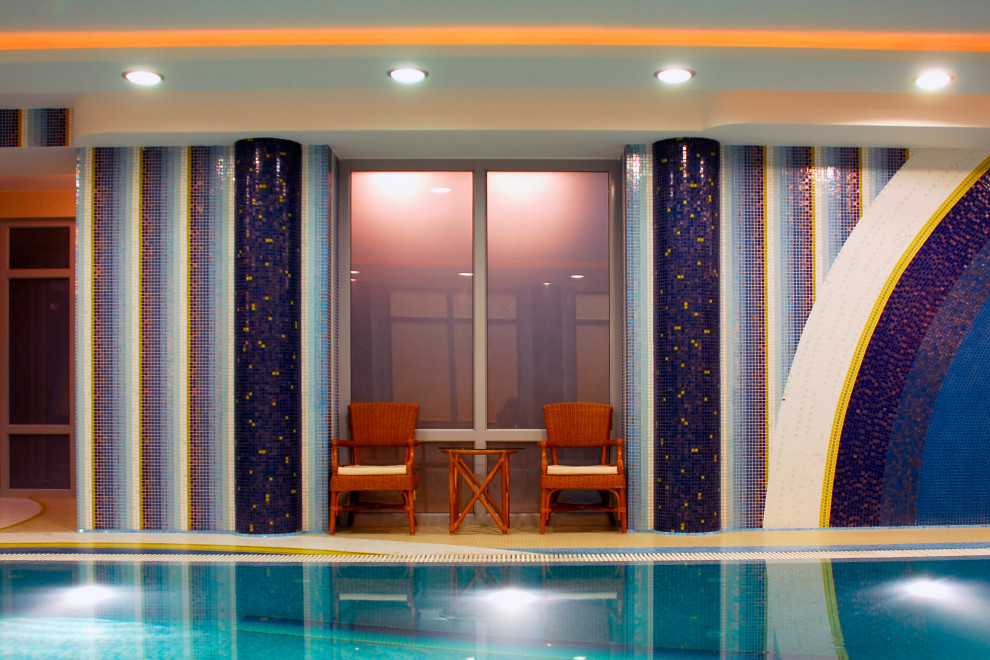 Бассейн в гостиничном комплексе