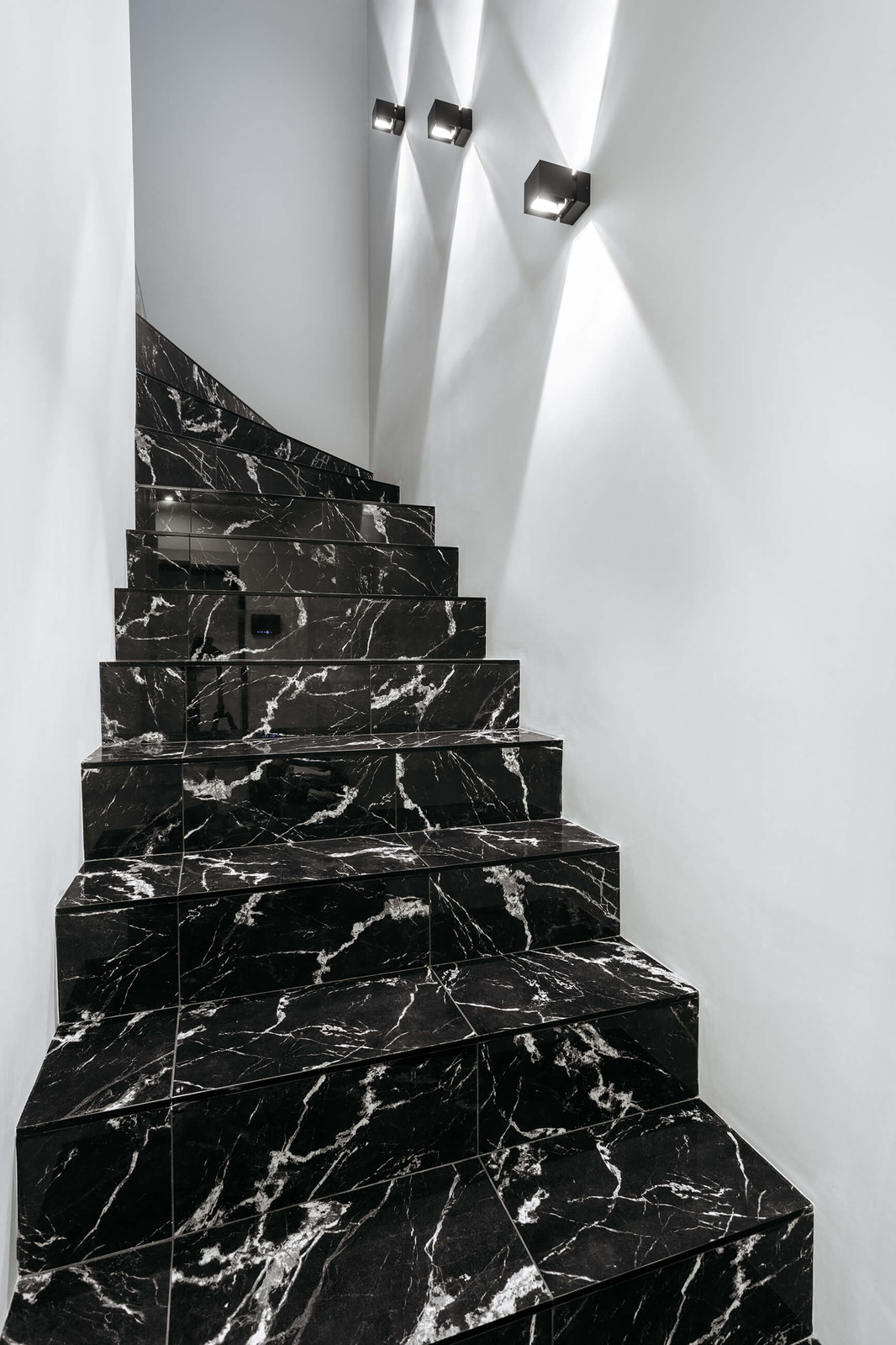 Танухаус в современном стиле