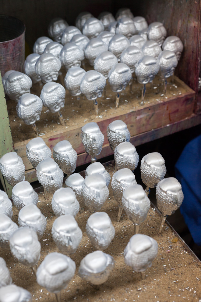 Портрет: Российские новогодние игрушки от фабрики «Елочка»