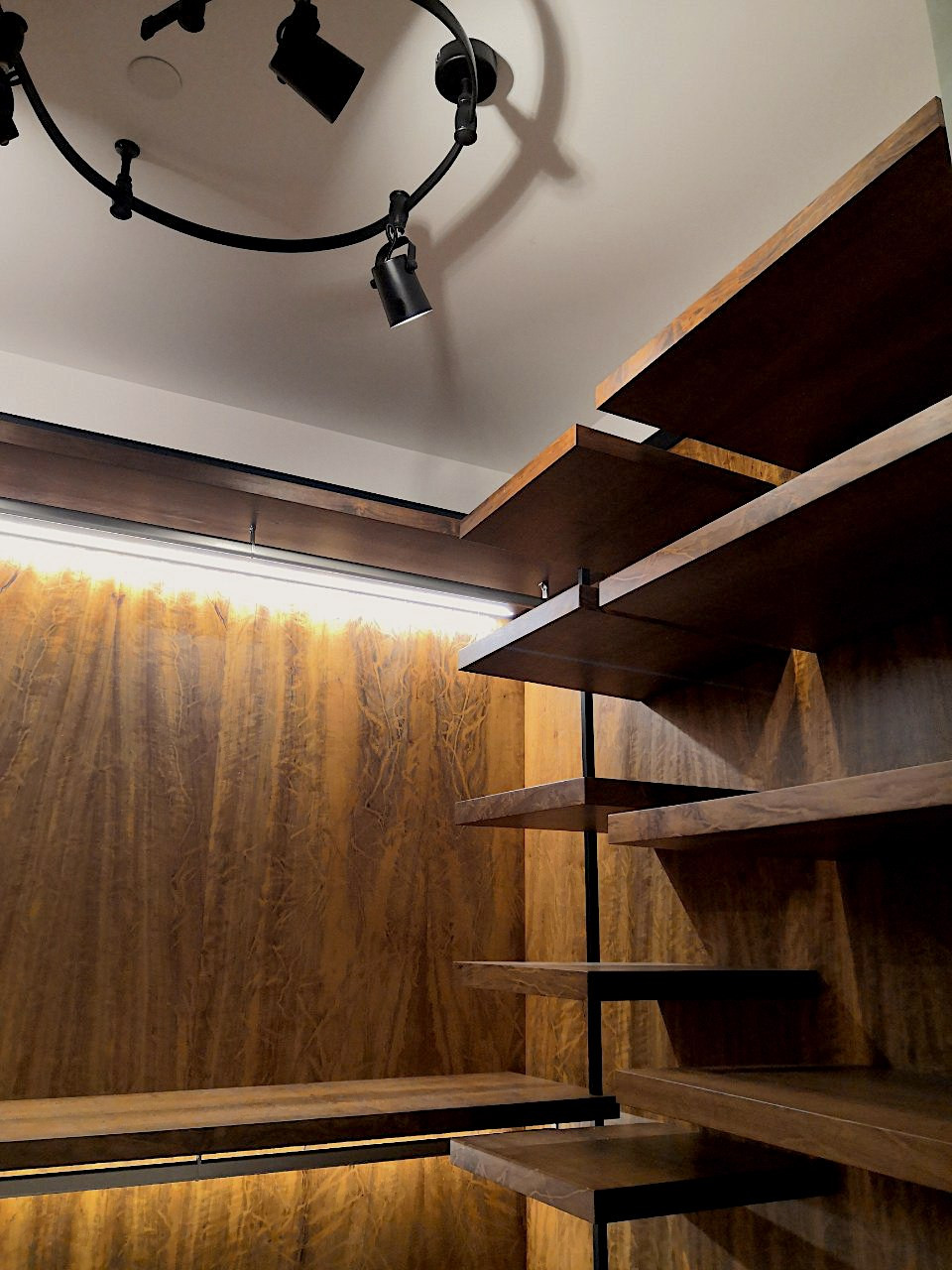 Гардеробная для девушки