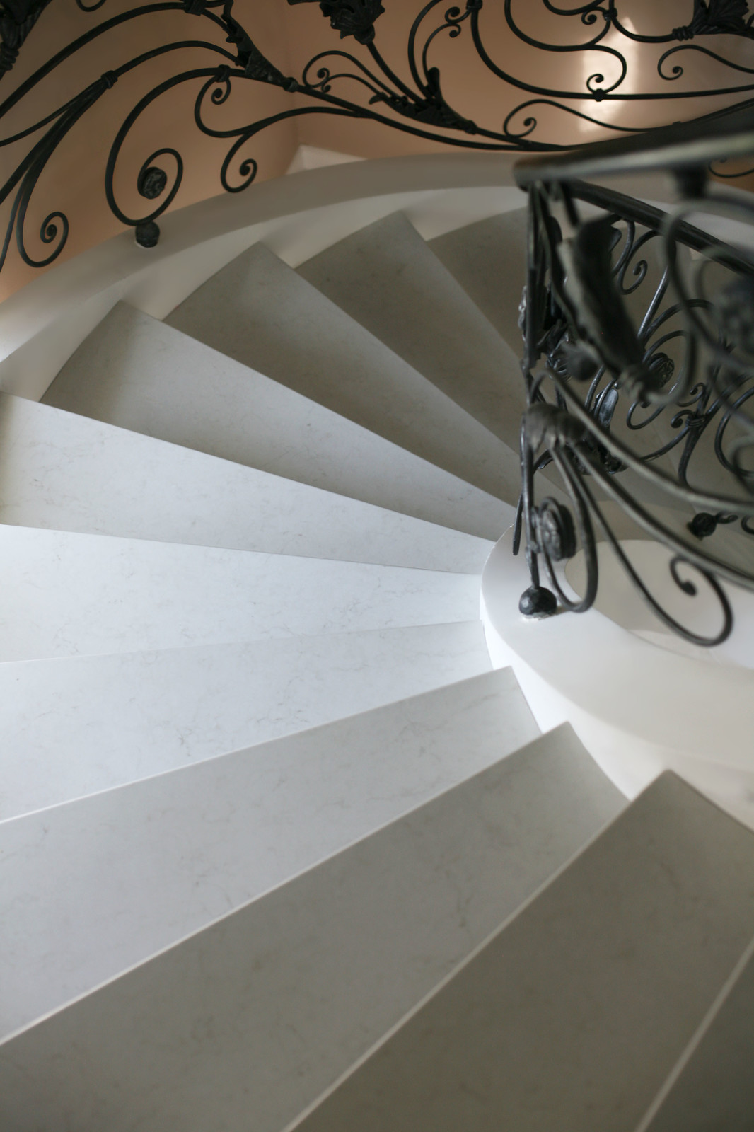 Лестница из кварца в ДНП "Весна"