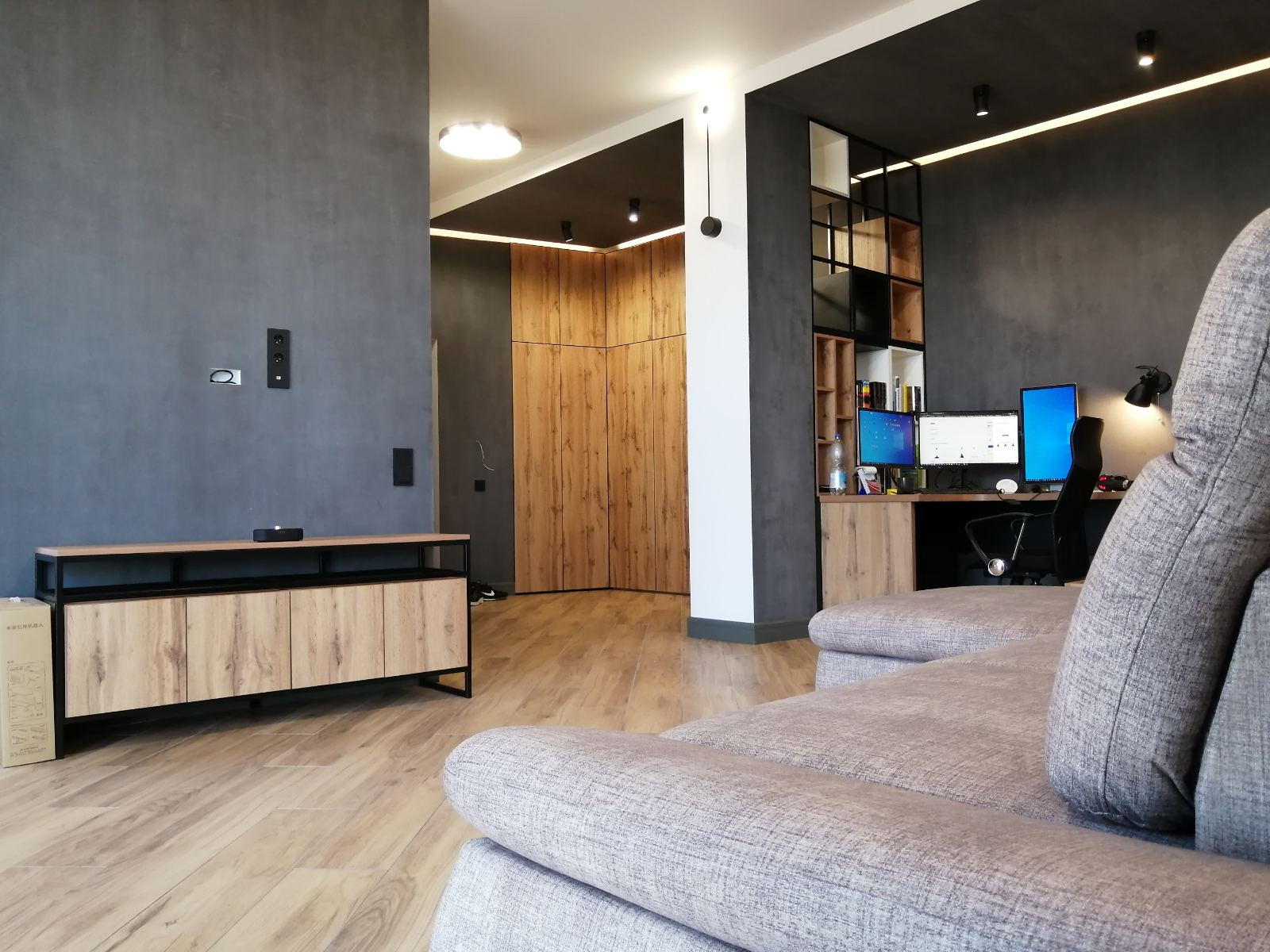 Обложка проекта: Интерьер  квартиры со сложной планировкой