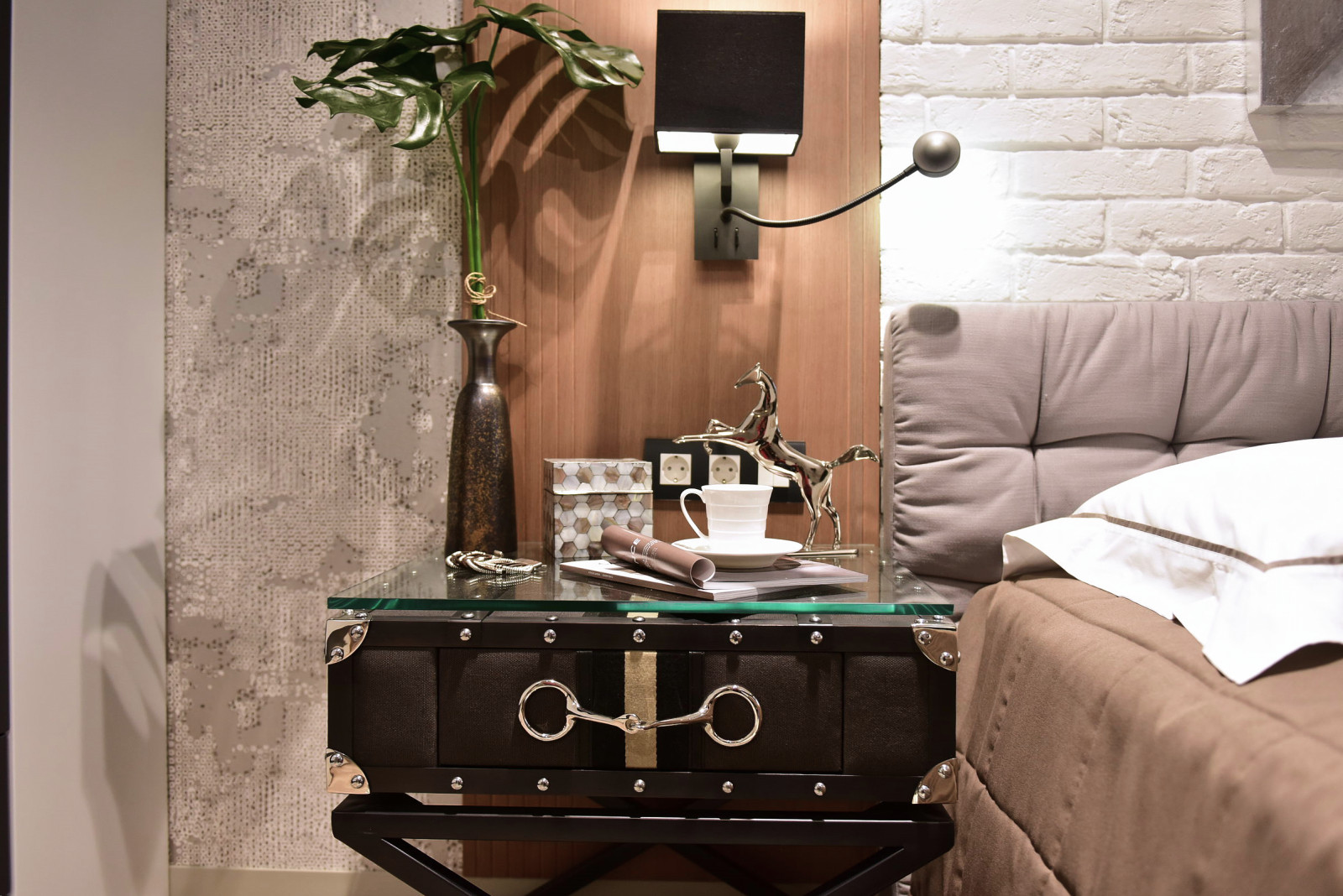 "Белоснежная история"