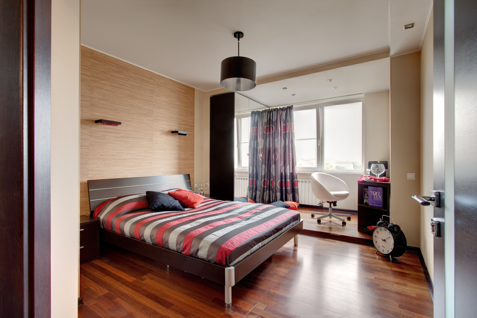 Театральность, динамика и игра контрастов