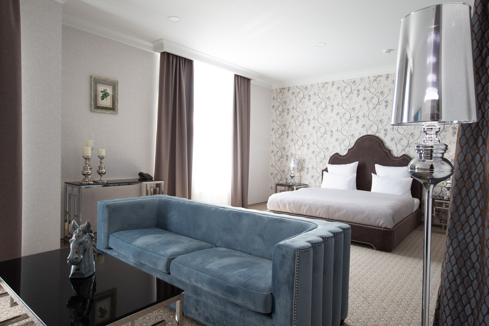 В графском парке музыка играет